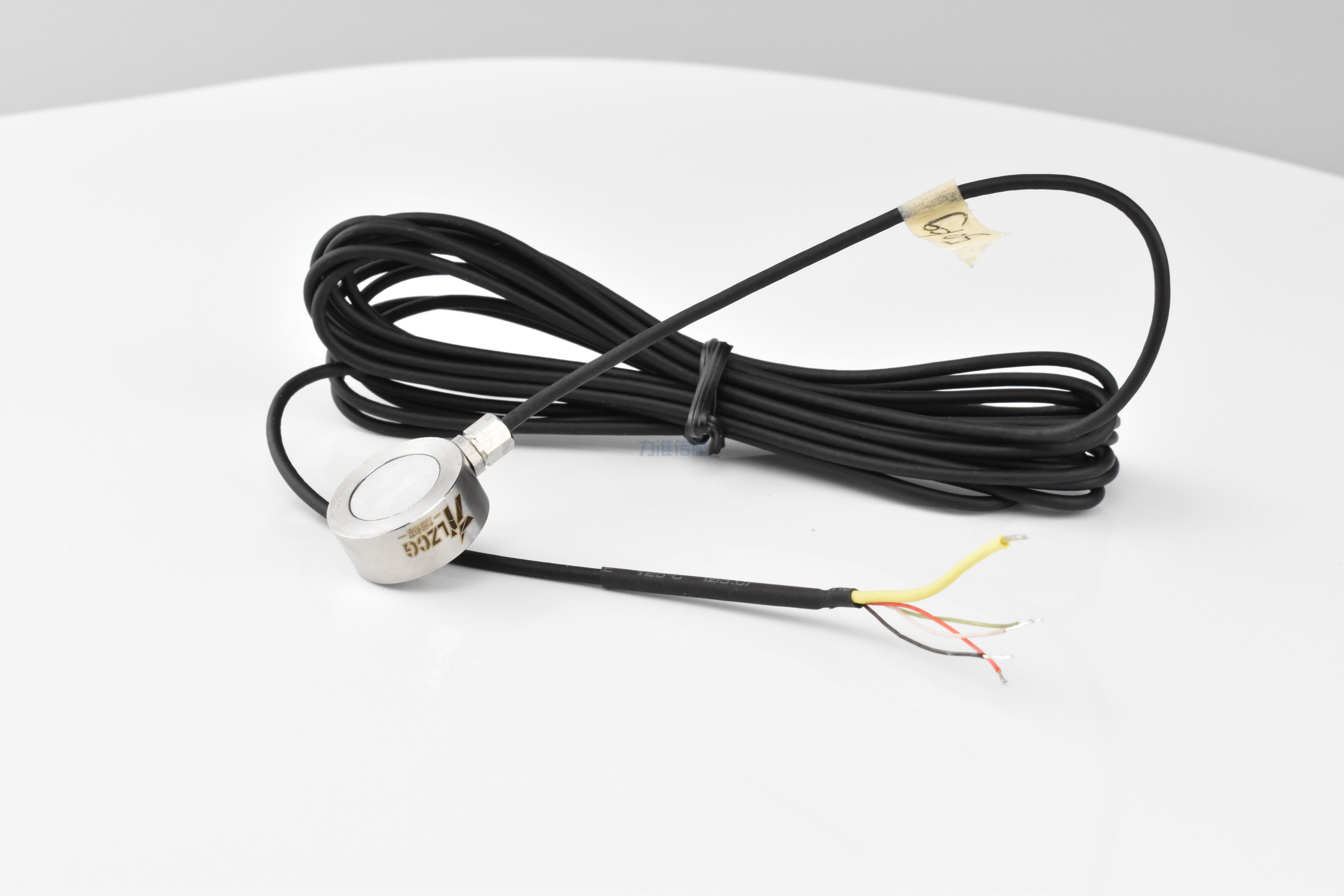 微型傳感器是智能穿戴設(shè)備不可或缺的核心部件(圖1) DSC_0030.JPG